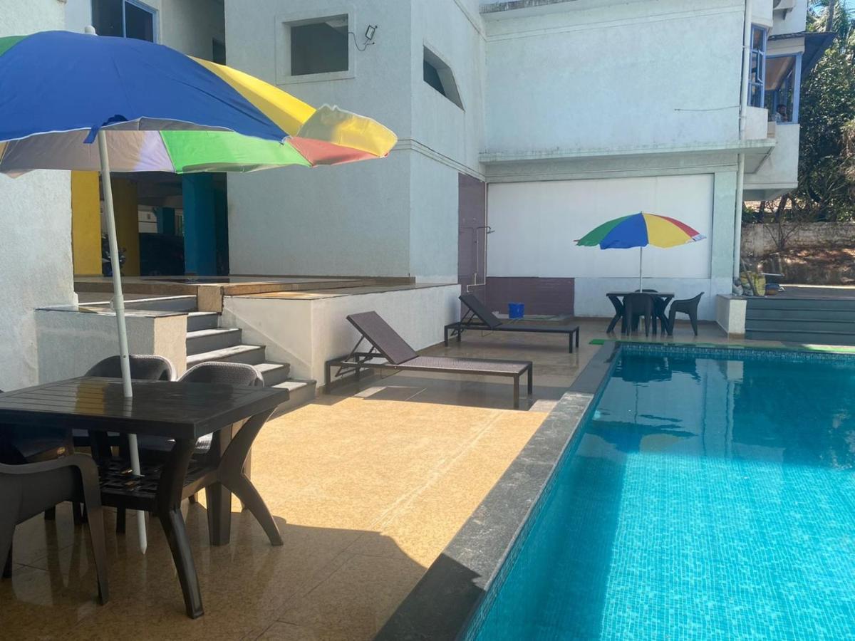 Oyo 39299 Flagship Aqualura Hotel Pilerne Ngoại thất bức ảnh